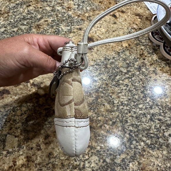 Coach Wristlet - Picture 9 of 11